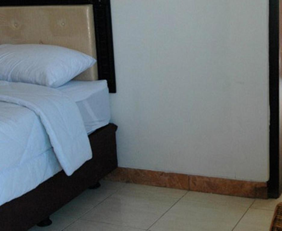 Waingapu Hotel Sinar Tambolaka الغرفة الصورة